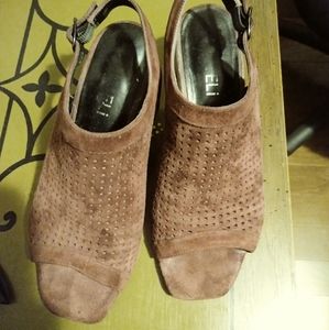 Vaneli Elija shoes size 4 M women